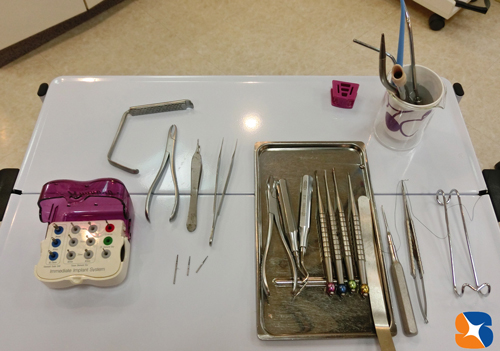 親知らず専用の特殊な抜歯器具