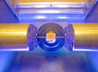 ブロックを１㍉の棒で削る先進医療器機